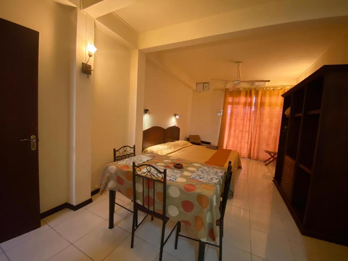 Monalysa Holidays Grand Baie Bagian luar foto
