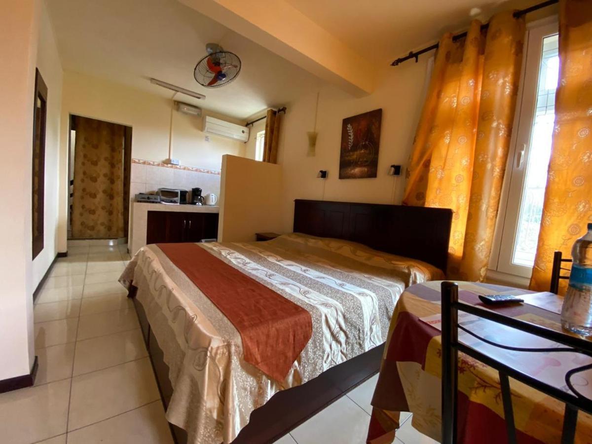 Monalysa Holidays Grand Baie Bagian luar foto