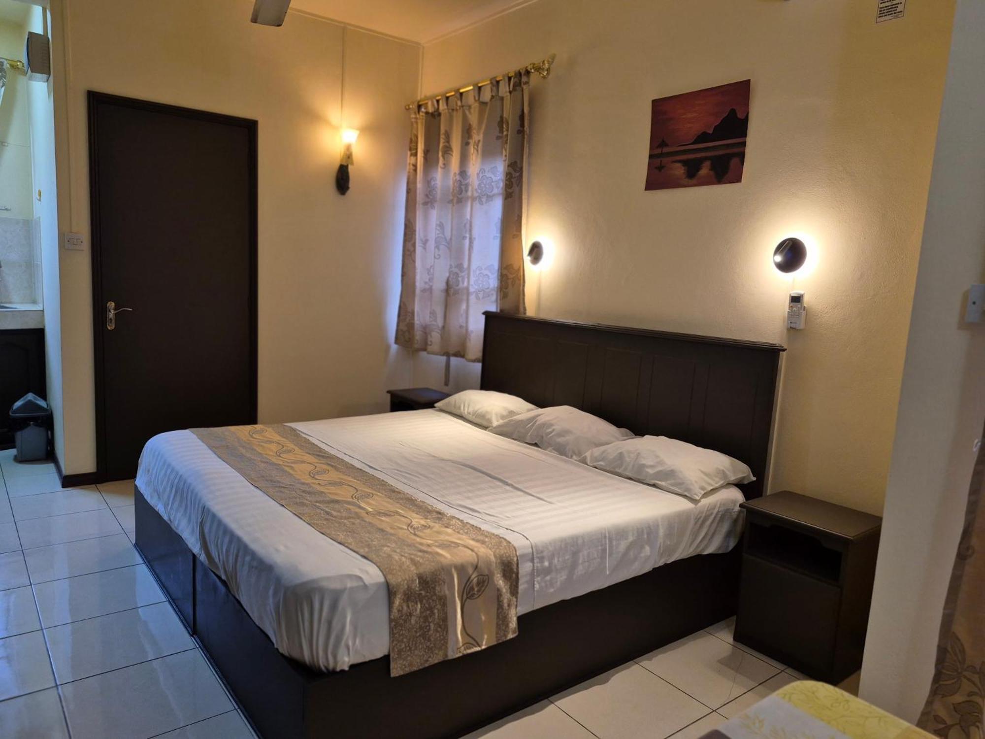 Monalysa Holidays Grand Baie Bagian luar foto