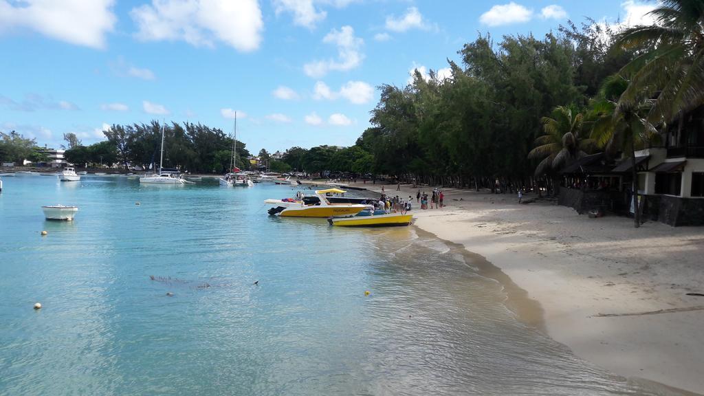 Monalysa Holidays Grand Baie Bagian luar foto